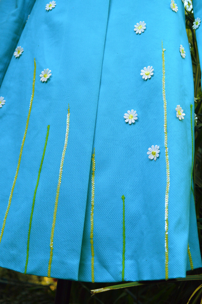 daisy trim embellished piqué cotton with sequins and jute string