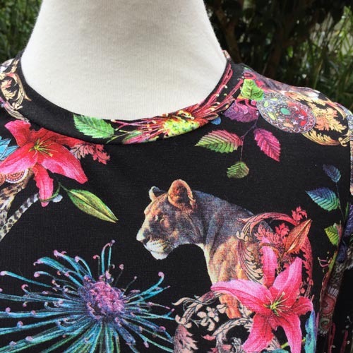 pussycat and floral digital print viscose jersey t-shirt neckline