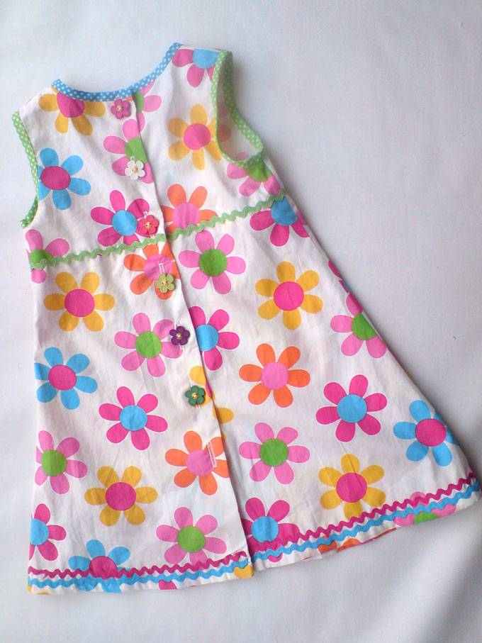 daisy print cotton dress with button back