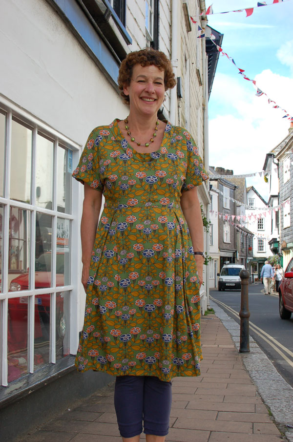 retro printed viscose dress