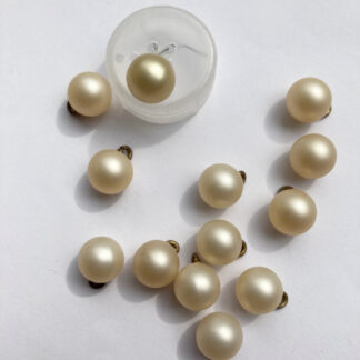 Pearl Cream plastic ball button