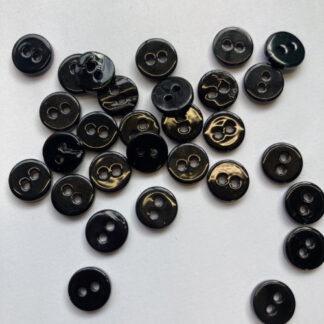 black dyed shell glossy 9mm button