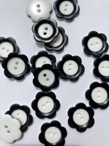 Black and White Mary Quant flower glossy plastic 2 hole button