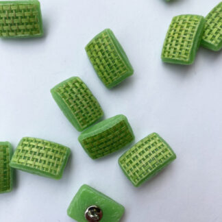 Green raffia effect vintage plastic shank button