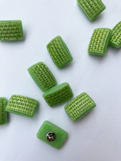 Green raffia effect vintage plastic shank button