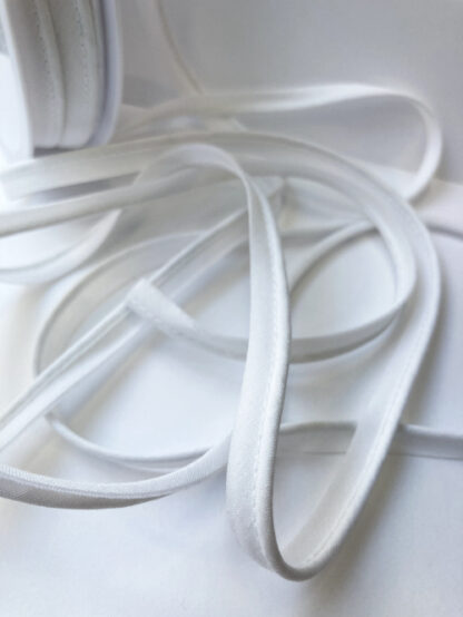 White 65% Polyester 35% Cotton cotton ready made piping with 2mm cord