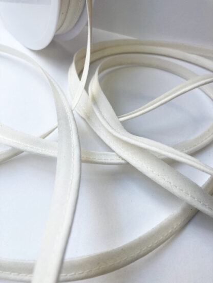 ivory cotton ready made piping with 2mm cord