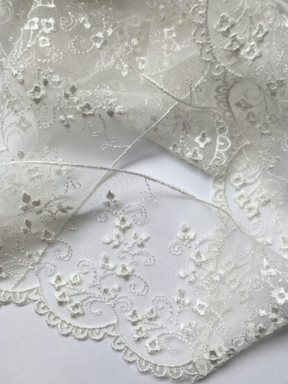 Ivory spriggy floral scalloped edge 85mm wide lace