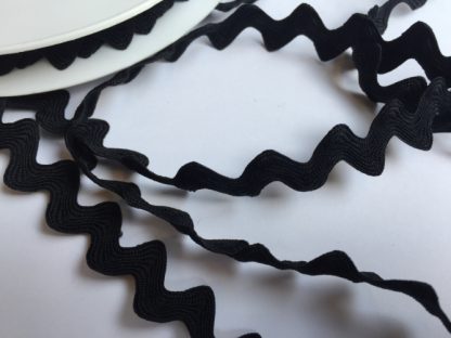 Black Polyester Rick Rack Braid H0323-14