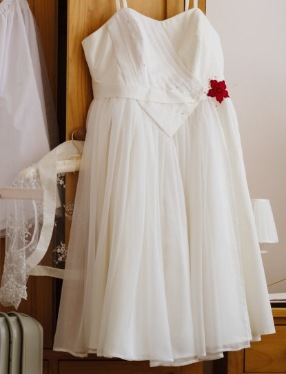 ivory silk taffeta and chiffon wedding dress