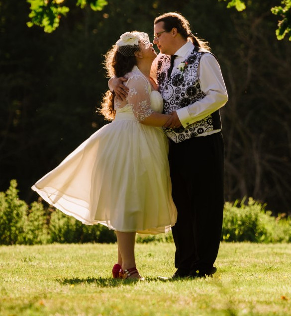 ivory taffeta and chiffon wedding dress