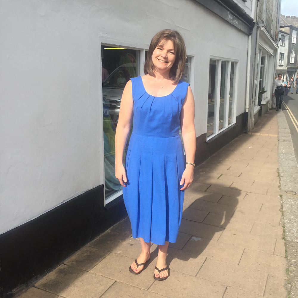 Blue linen dress made using Kay Unger for Vogue pattern