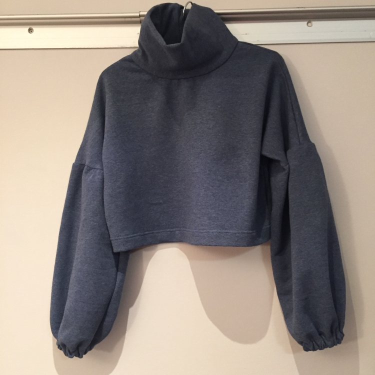 denim blue cropped sweatshirt with balloon sleeves