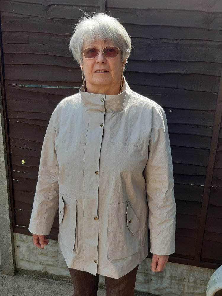 KElly Anorak made in proofed limestone Linen