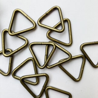 antique brass triangular d-ring