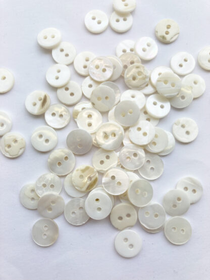 Natural White  2 hole flat Shell button