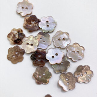 Oyster Pink dyed 2 hole flower shape shell buttons