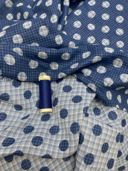 blue and white reversible spotty gingham woven cotton double gauze dressmaking shirting fabric