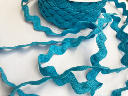 Turquoise Blue Cotton Rick Rack Braid. Width of braid = 10mm, width including wiggle = 17mm