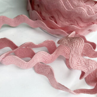 Pale Pink Cotton Rick Rack Braid. Width of braid = 10mm, width including wiggle = 17mm