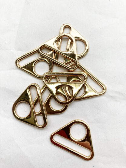 Gold metal triangle ring to fit swivel clip and 32mm strap (use instead of D-ring)
