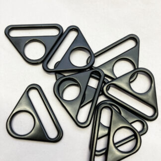 Black metal triangle ring to fit swivel clip and 40mm strap (use instead of D-ring)