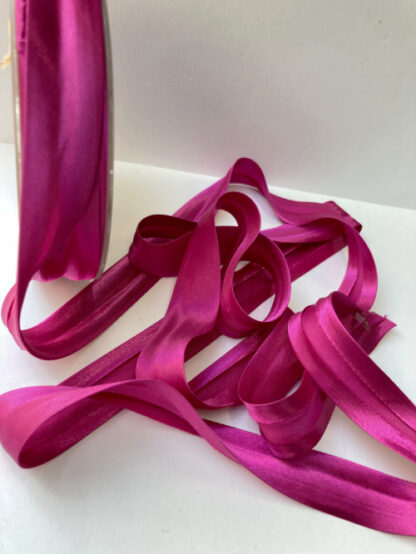 Magenta Fuchsia Pink 100% Polyester super soft lightweight satin Bias Binding