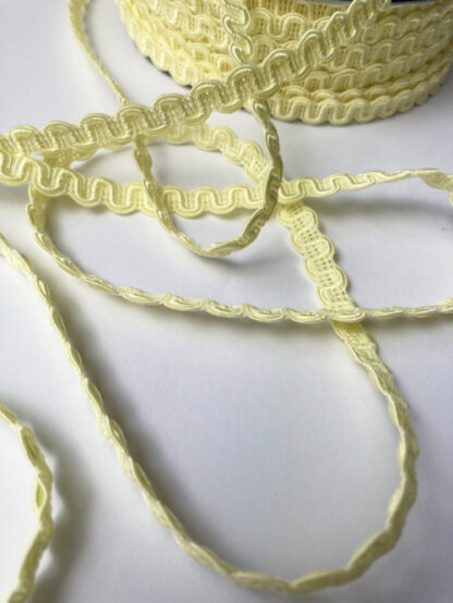 Lemon Yellow serpentine wave small gimp braid, 100% polyester